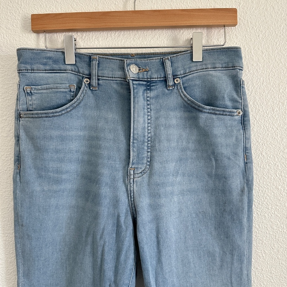 Express Cropped Flare High Rise Jeans 12/R - Picture 3 of 13